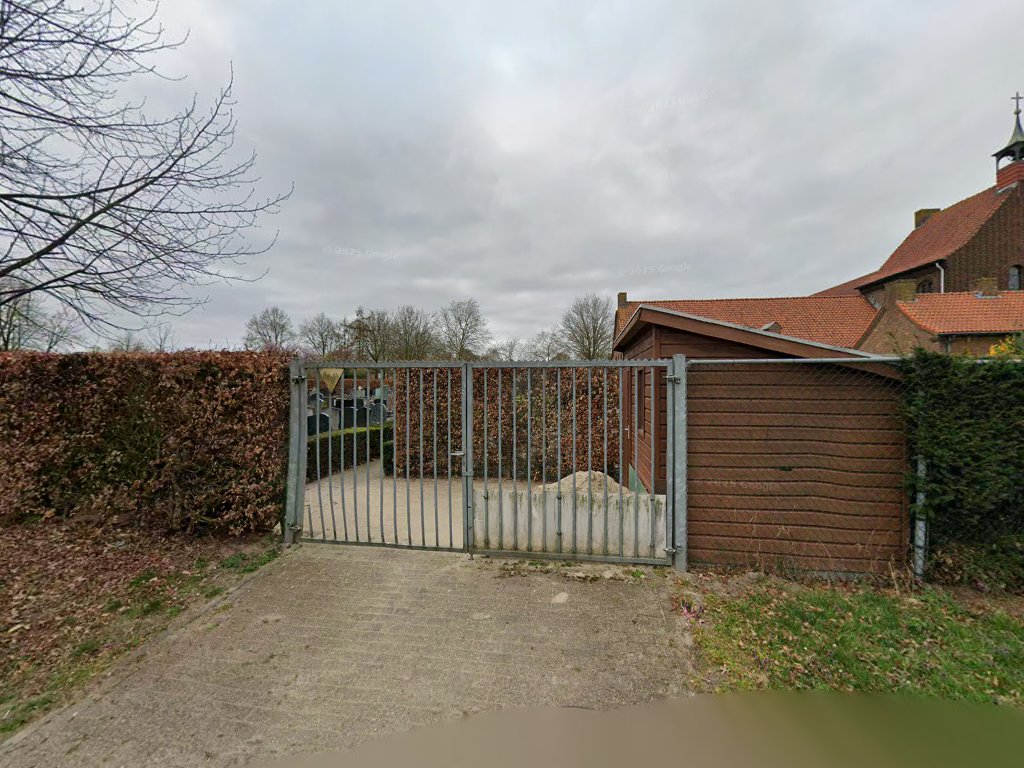 St. Paschalis van Baylonkerkhof Woezik